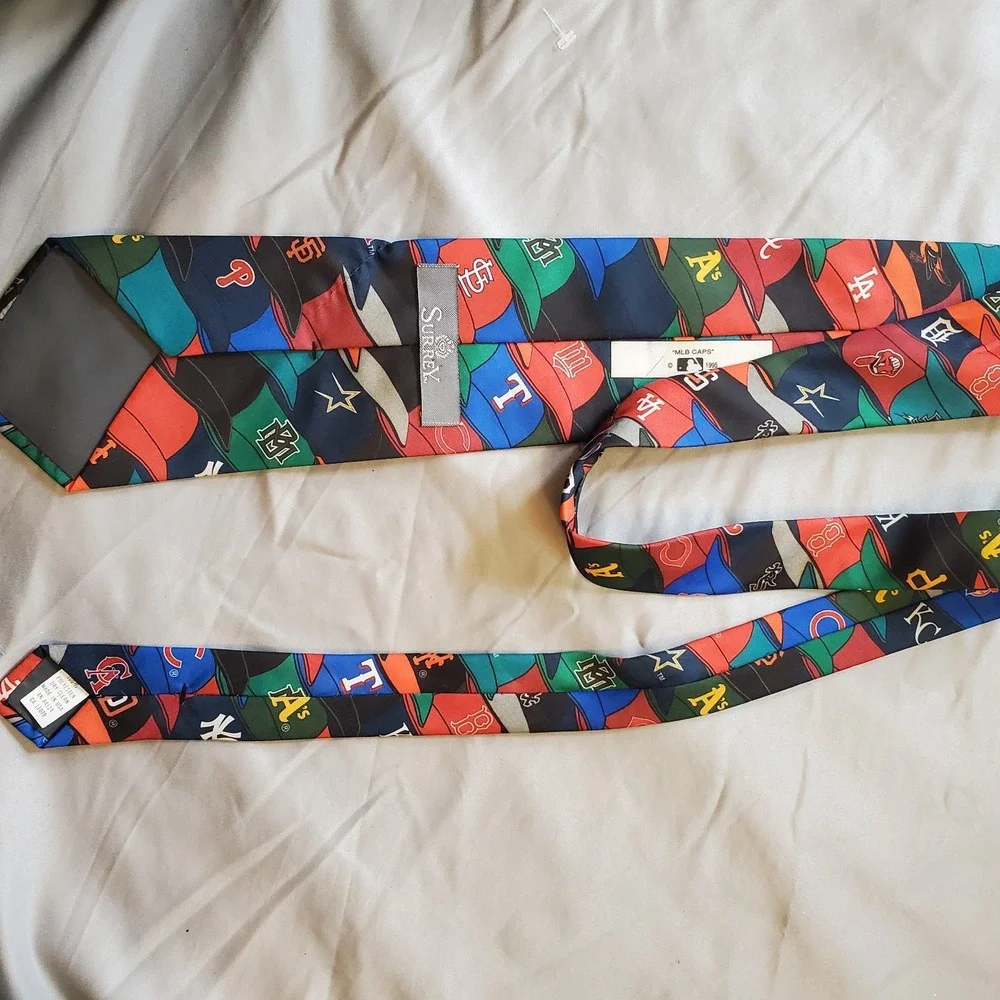 Vintage 1995 Surrey‎ MLB Baseball Necktie Caps Hats Major League Teams Print Usa